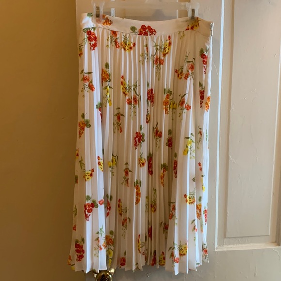 LOFT Dresses & Skirts - Pleated White Floral Midi Skirt